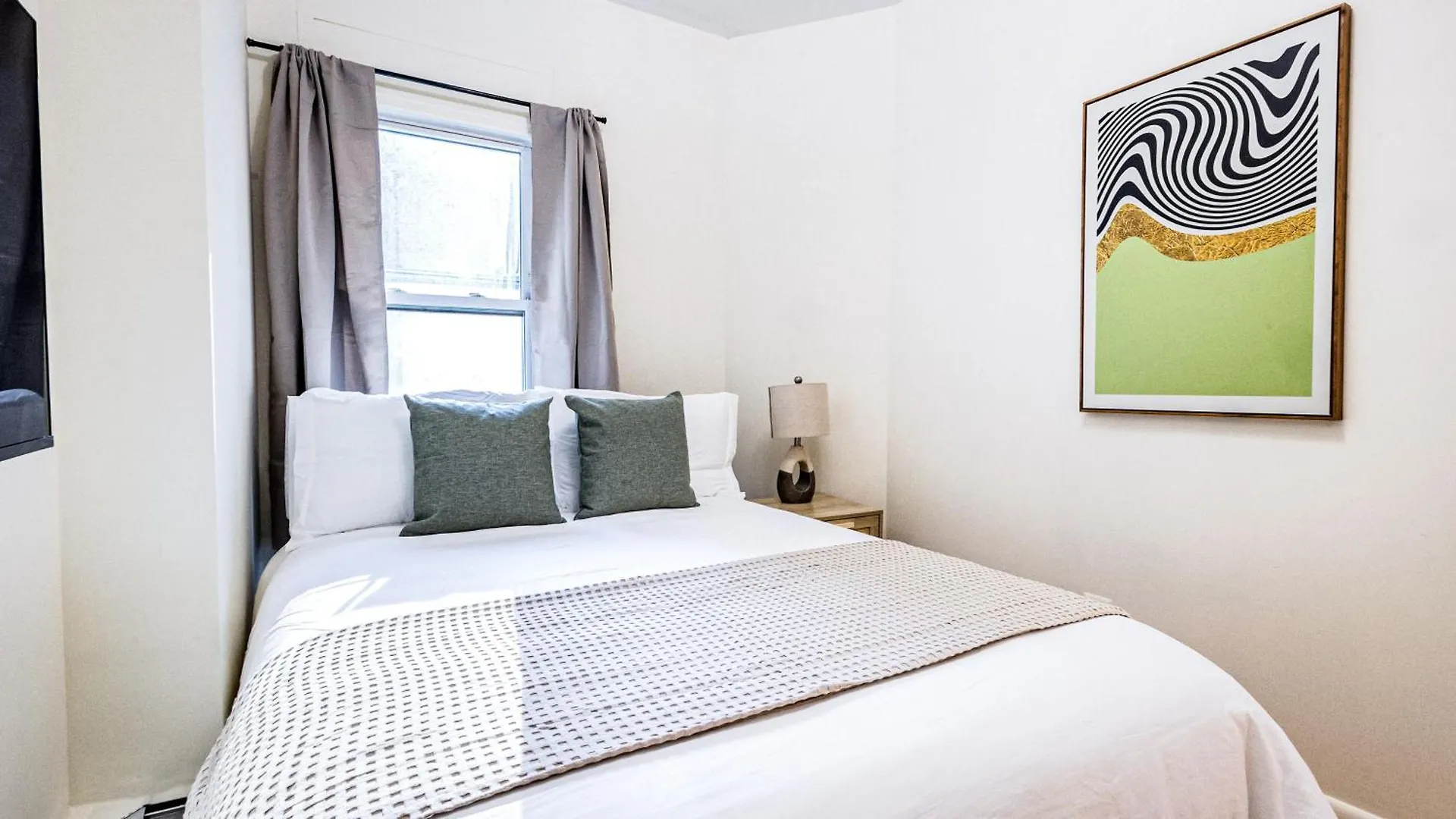 Unbeatable & Cozy 4Bdr & 1 Bth In Manhattan New York